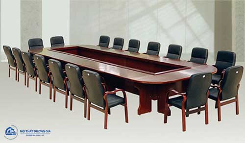 Báo giá bộ bàn ghế gỗ phòng họp chịu ảnh hưởng bởi kích thước sản phẩm